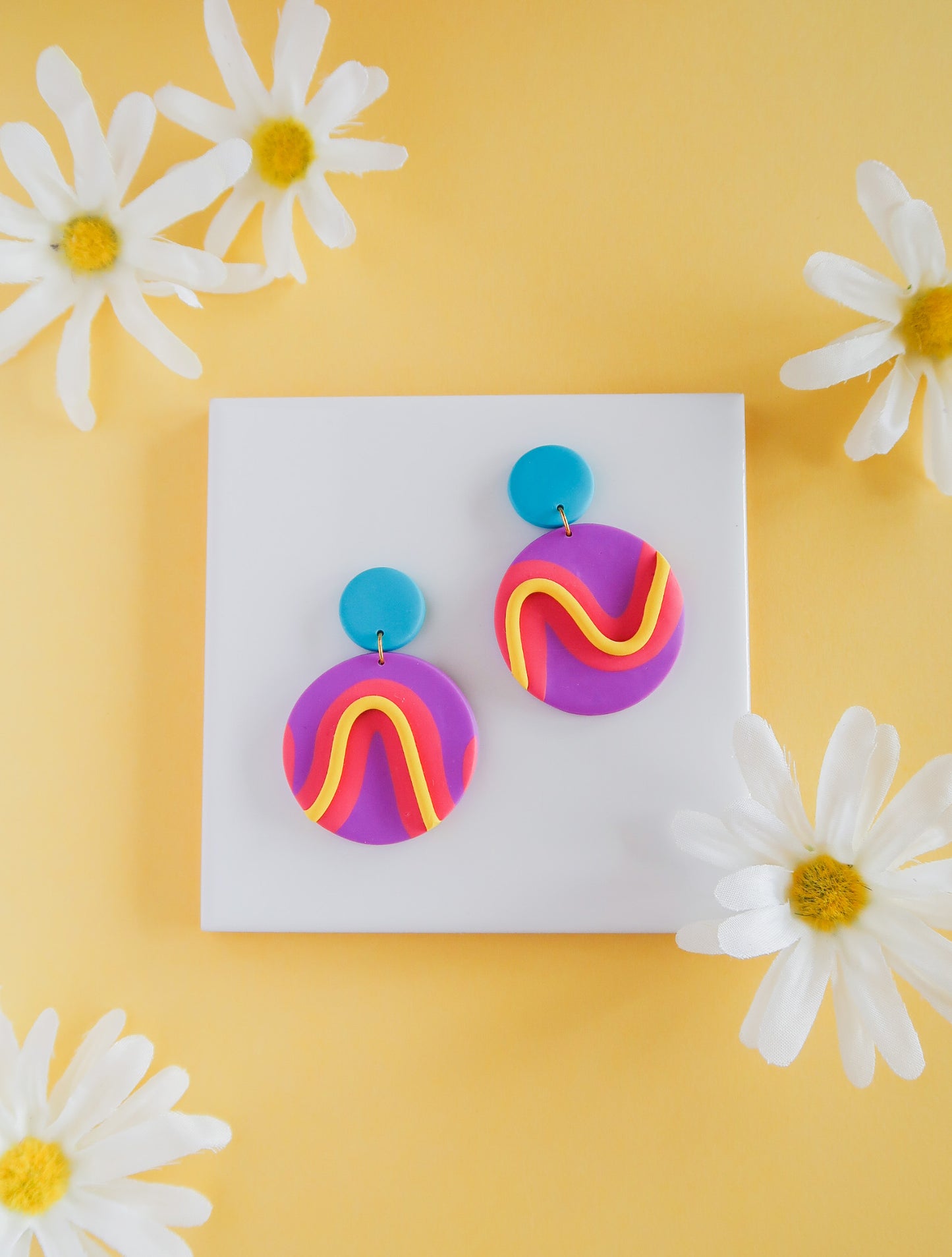 90s Daisy Duck-Inspired Earrings